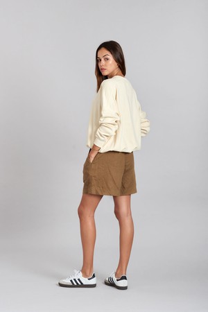 EMMIE - Linen Khaki Short from KOMODO