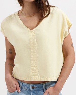 Emily T-Shirt mit V-Ausschnitt from Kuyichi