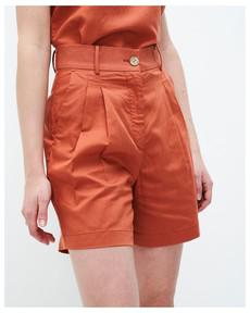 Sofia Shorts via Kuyichi