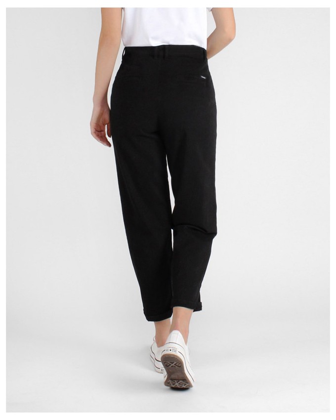 Lara Chino Schwarz from Kuyichi