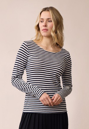 Shirt, Modell Valerie from LANA Organic