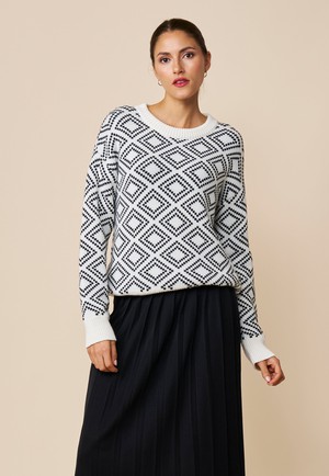 Pulli, Modell Tatjana from LANA Organic