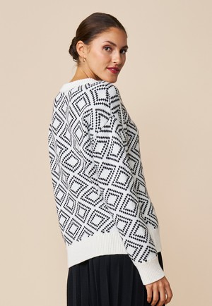 Pulli, Modell Tatjana from LANA Organic