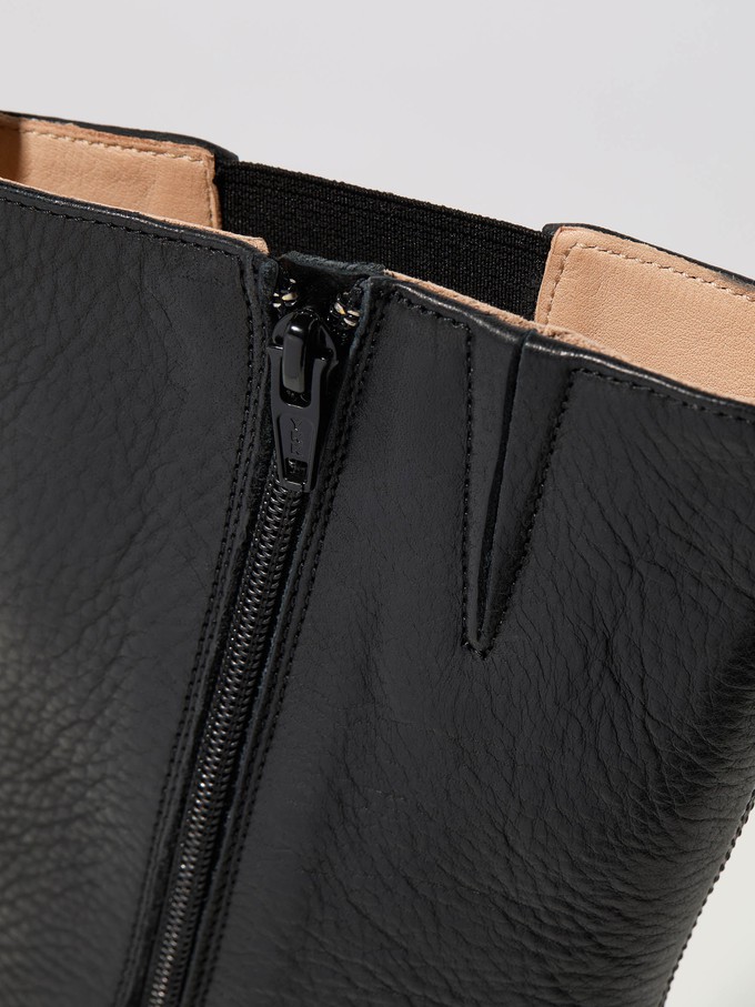 Chelseaboot from LANIUS