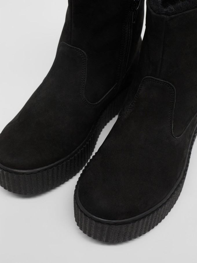 Fellboot from LANIUS