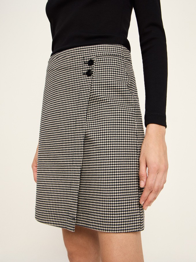 Hahnentritt Rock (GOTS) from LANIUS