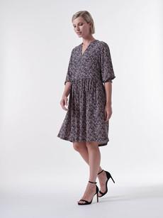 Kleid Print Minimal via LANIUS