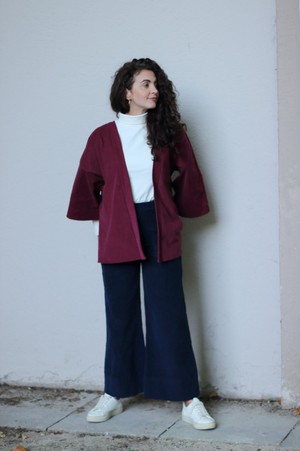 Kimonojacke aus Biobaumwolle – Cord in Berry – Nachhaltige Mode für zeitlosen Stil from ManduTrap