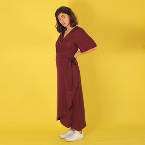 Langes Tencel Wickelkleid „Luma“ in berry from ManduTrap