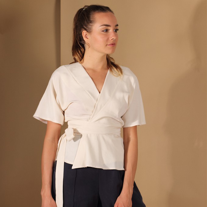 Wickelbluse Silja aus Tencel in Weiß from ManduTrap