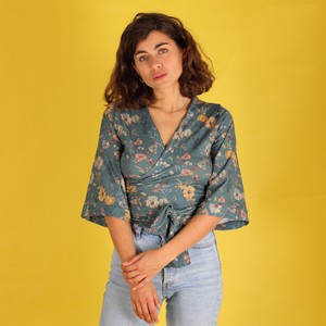 Wickelbluse „Floralia“ mit Blumenmuster from ManduTrap