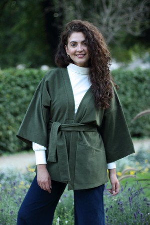 Kimonojacke aus Biobaumwolle – Cord in Grün – Nachhaltige Mode für zeitlosen Stil from ManduTrap