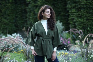 Kimonojacke aus Biobaumwolle – Cord in Grün – Nachhaltige Mode für zeitlosen Stil from ManduTrap