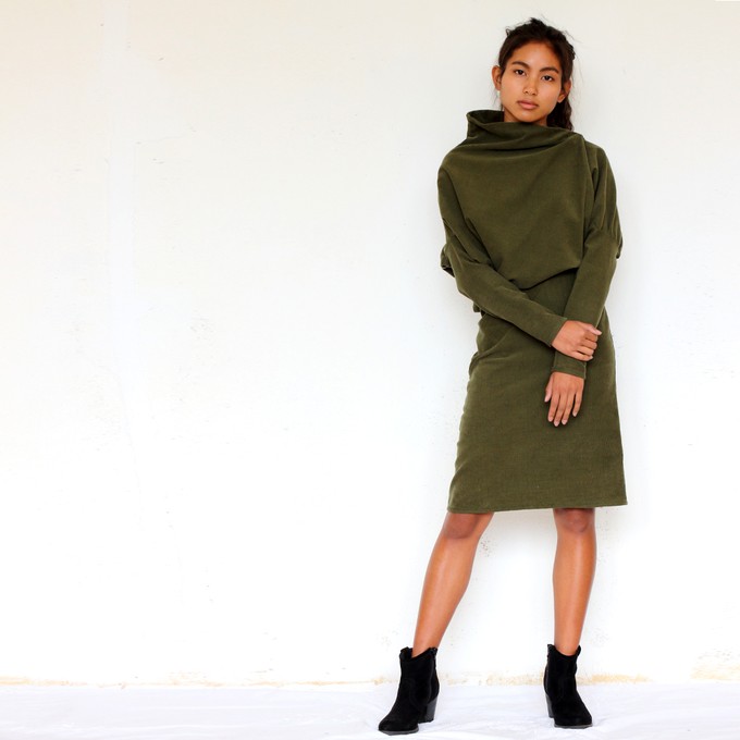 Asymmetrisches Cordkleid Juni aus Biobaumwolle kbA in olivegrün from ManduTrap