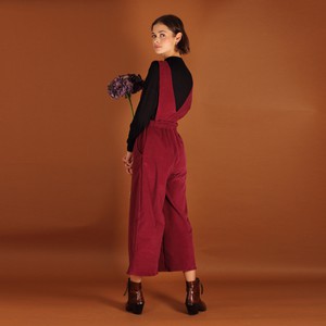 Jumpsuit Clara aus einem Bio- Baumwollcord in berry (weinrot/lila) from ManduTrap
