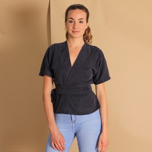 Wickelbluse Silja aus Tencel in Dunkelblau from ManduTrap