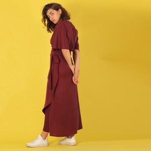 Langes Tencel Wickelkleid „Luma“ in berry from ManduTrap