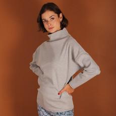 Stehkragen Pullover Dori aus einem Waffelstoff in grau meliert via ManduTrap