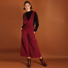 Jumpsuit Clara aus einem Bio- Baumwollcord in berry (weinrot/lila) via ManduTrap