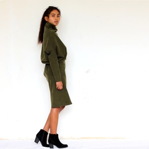 Asymmetrisches Cordkleid Juni aus Biobaumwolle kbA in olivegrün from ManduTrap