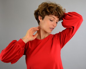 Baumwollpullover Caro mit Ballonärmeln in rot from ManduTrap