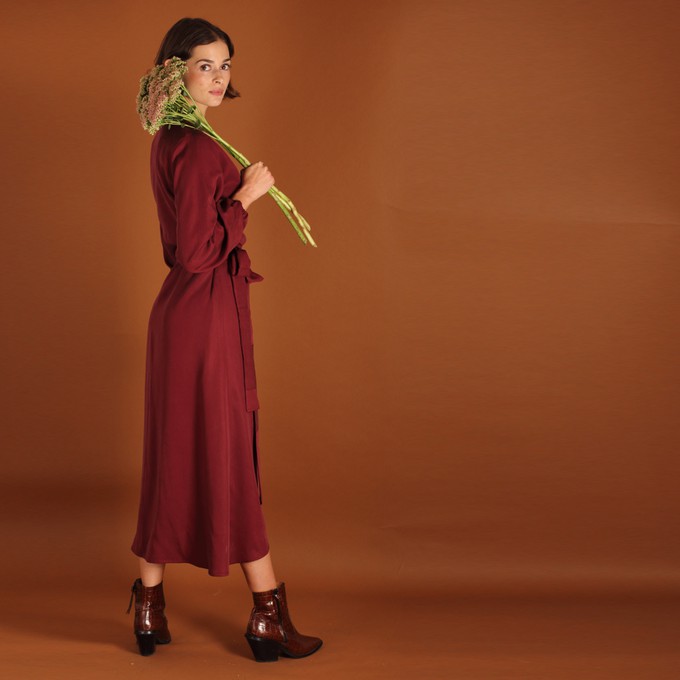 Tencel Wickelkleid Tara in berry from ManduTrap