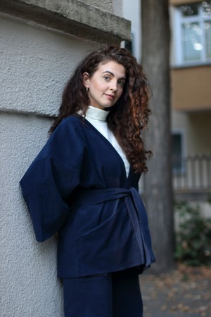 Kimonojacke aus Biobaumwolle – Cord in Dunkelblau – Nachhaltige Mode für zeitlosen Stil from ManduTrap