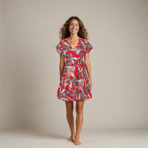 Nachhaltiges Wickelkleid mit Dschungelprint – Patara, knielang & fair produziert from ManduTrap