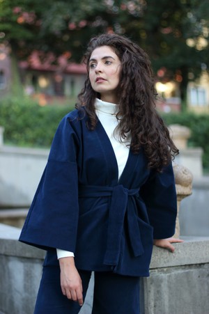 Kimonojacke aus Biobaumwolle – Cord in Dunkelblau – Nachhaltige Mode für zeitlosen Stil from ManduTrap