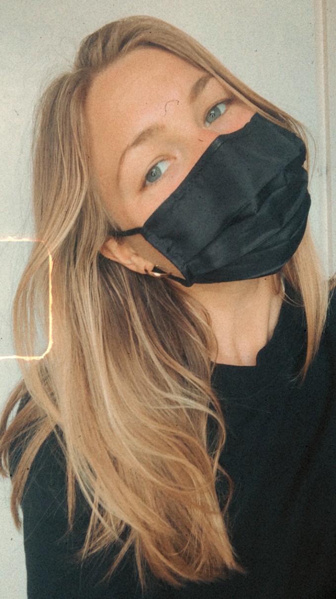 Adjustable organic silk face mask from Māsa Organic
