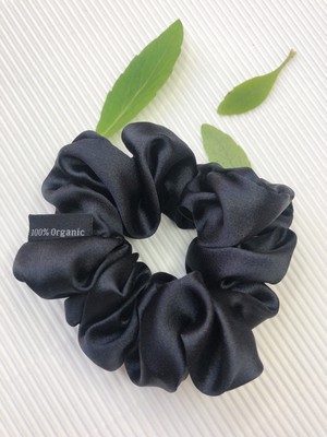 Organisch Zijden Scrunchie Zwart from Māsa Organic