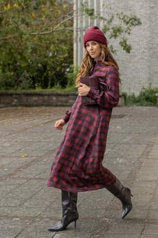 Polly Jean Dress Burgundy blur via Mon Col Anvers