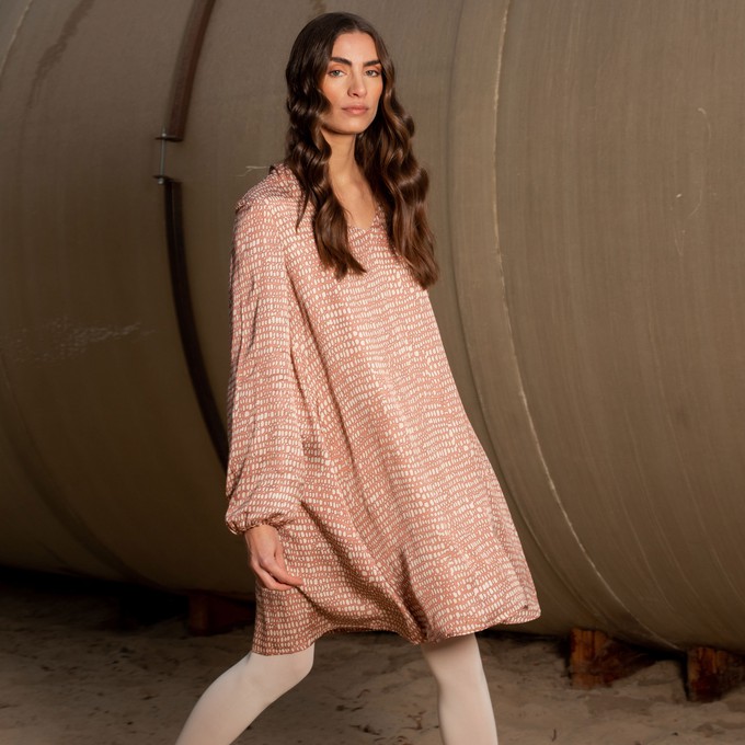 Cosmopolitan dress Pink dots from Mon Col Anvers
