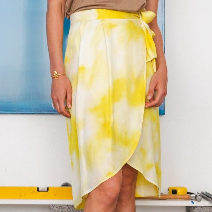 Wrap skirt Yellow splash from Mon Col Anvers