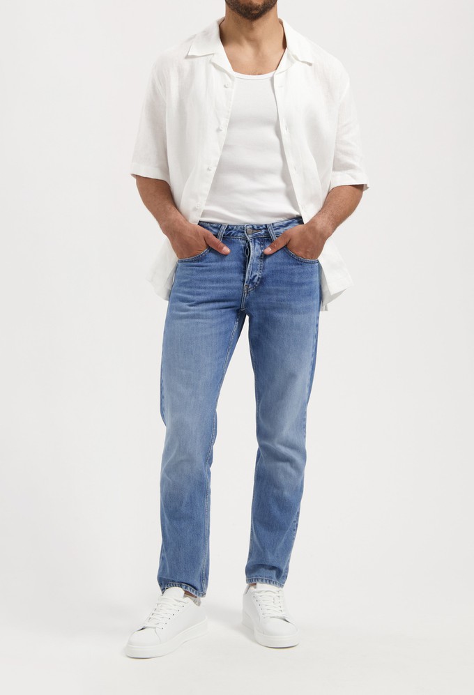 Hank Mid Tapered - Medium Aged from Mud Jeans