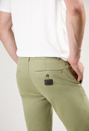 Scott Mid Tapered - Rustic Green from Mud Jeans