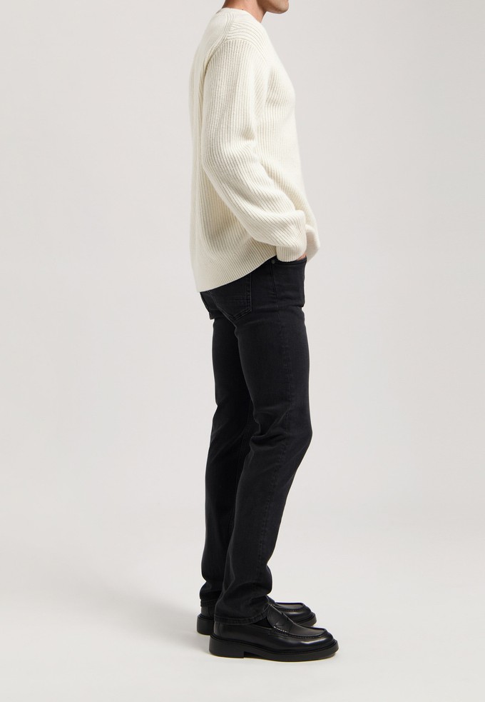 Bryce Mid Straight - Stone Black from Mud Jeans