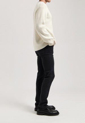 Bryce Mid Straight - Stone Black from Mud Jeans