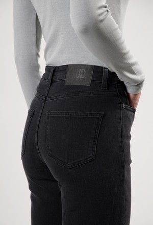 Mams High Tapered - Stone Black from Mud Jeans