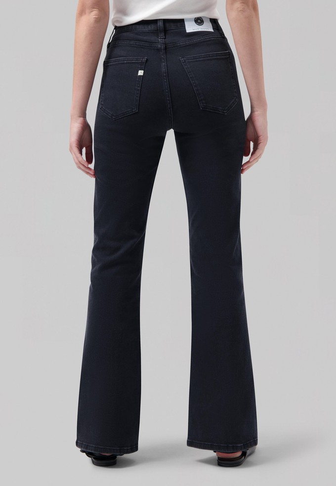 Isy Flared - Stone Black from Mud Jeans