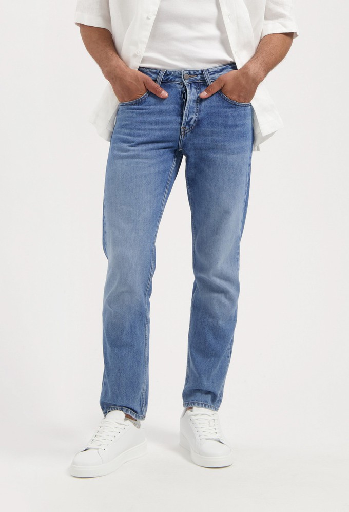 Hank Mid Tapered - Medium Aged from Mud Jeans