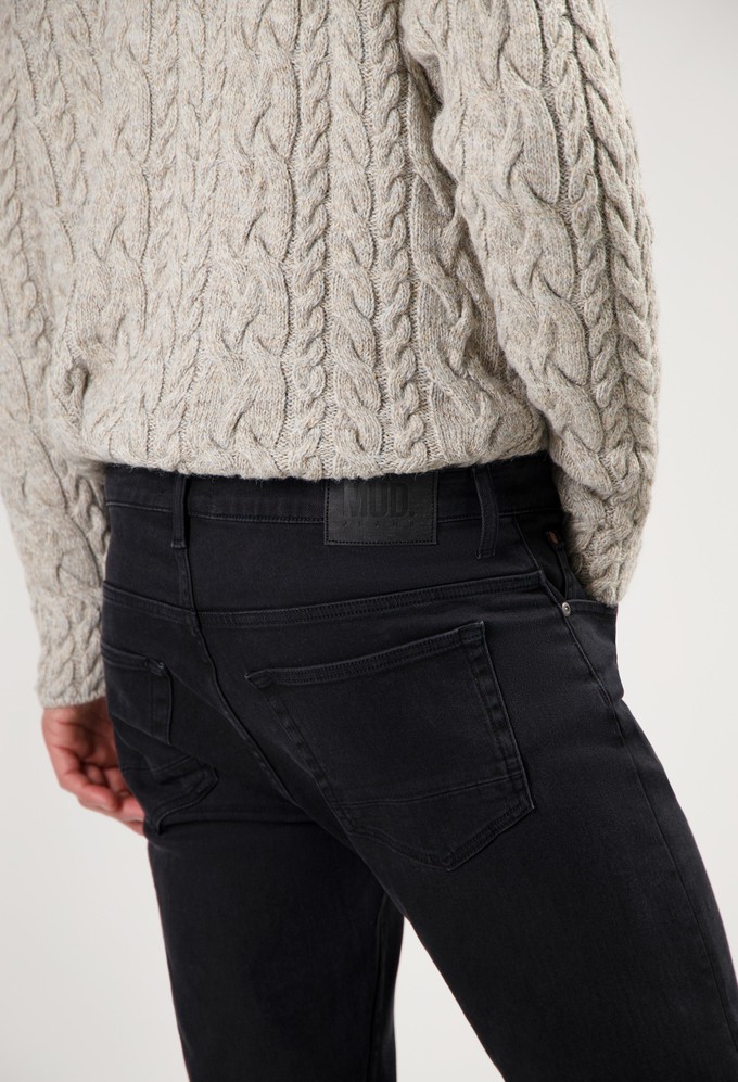 Hank Mid Tapered - Stone Black from Mud Jeans