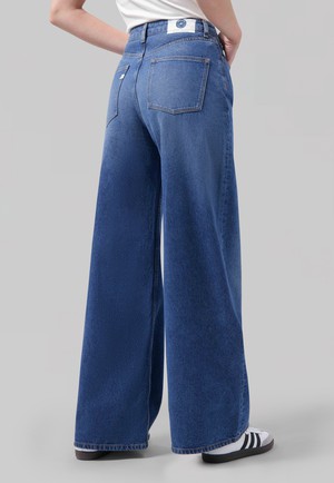 Wyde Sara - Medium Stone from Mud Jeans