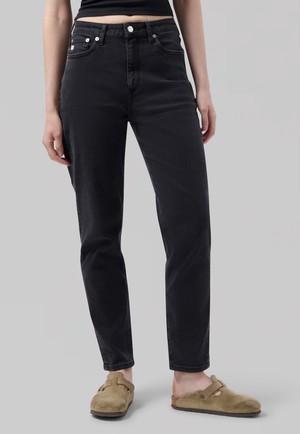 Mams Stretch Tapered - Stone Black from Mud Jeans