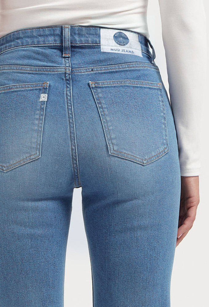 Isy Flared - Fan Stone from Mud Jeans