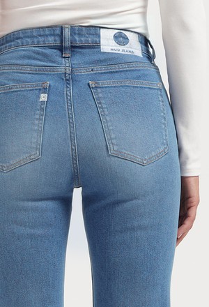 Isy Flared - Fan Stone from Mud Jeans