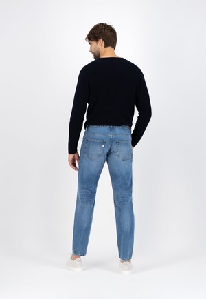 Regular Dunn Stretch - Medium Worn from Mud Jeans