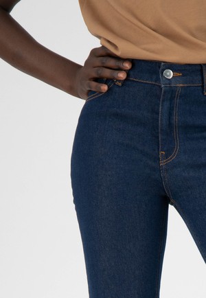 Flared Hazen - Strong Blue from Mud Jeans