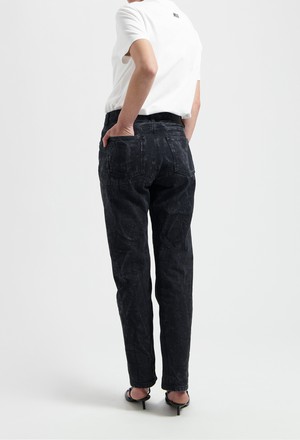 Go Mid Straight - Dry Black from Mud Jeans