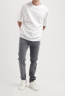 Dunn Low Tapered - Light Grey via Mud Jeans